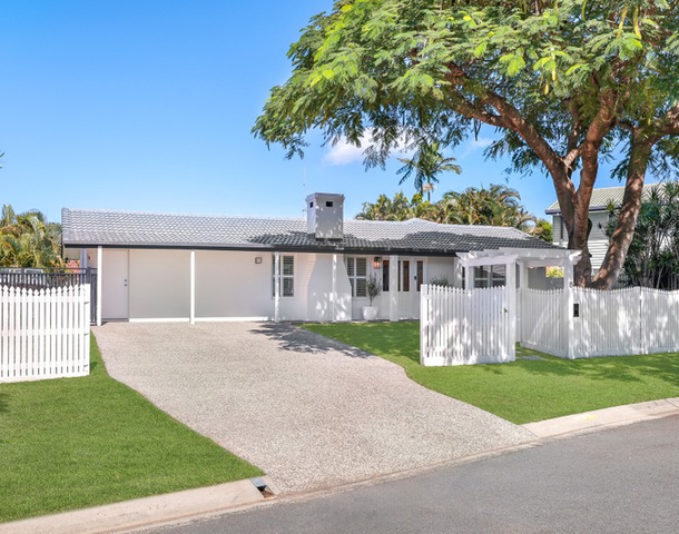 8 Nicolson Court, Mermaid Waters QLD 4218