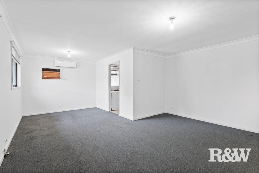 55 Harvey Circuit, St Clair NSW 2759, Image 2