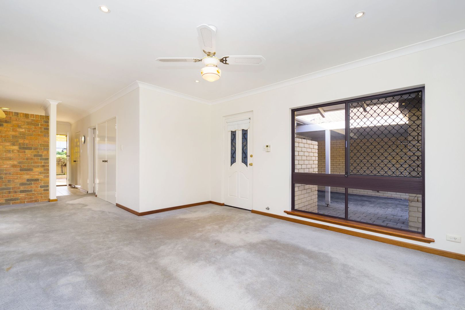 1/11 Sprigg Place, Booragoon WA 6154, Image 2