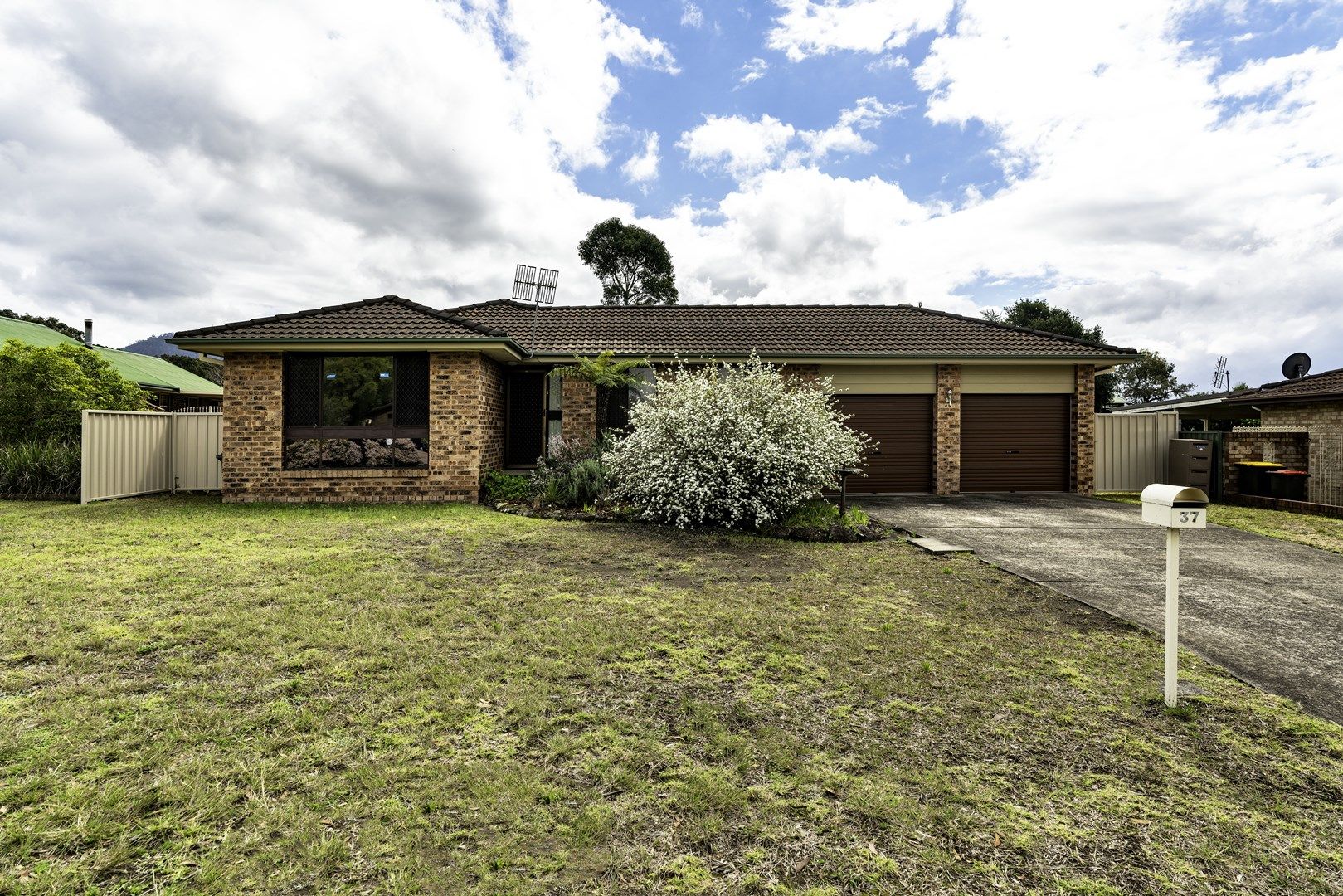 37 Cavalier Parade, Bomaderry NSW 2541, Image 0