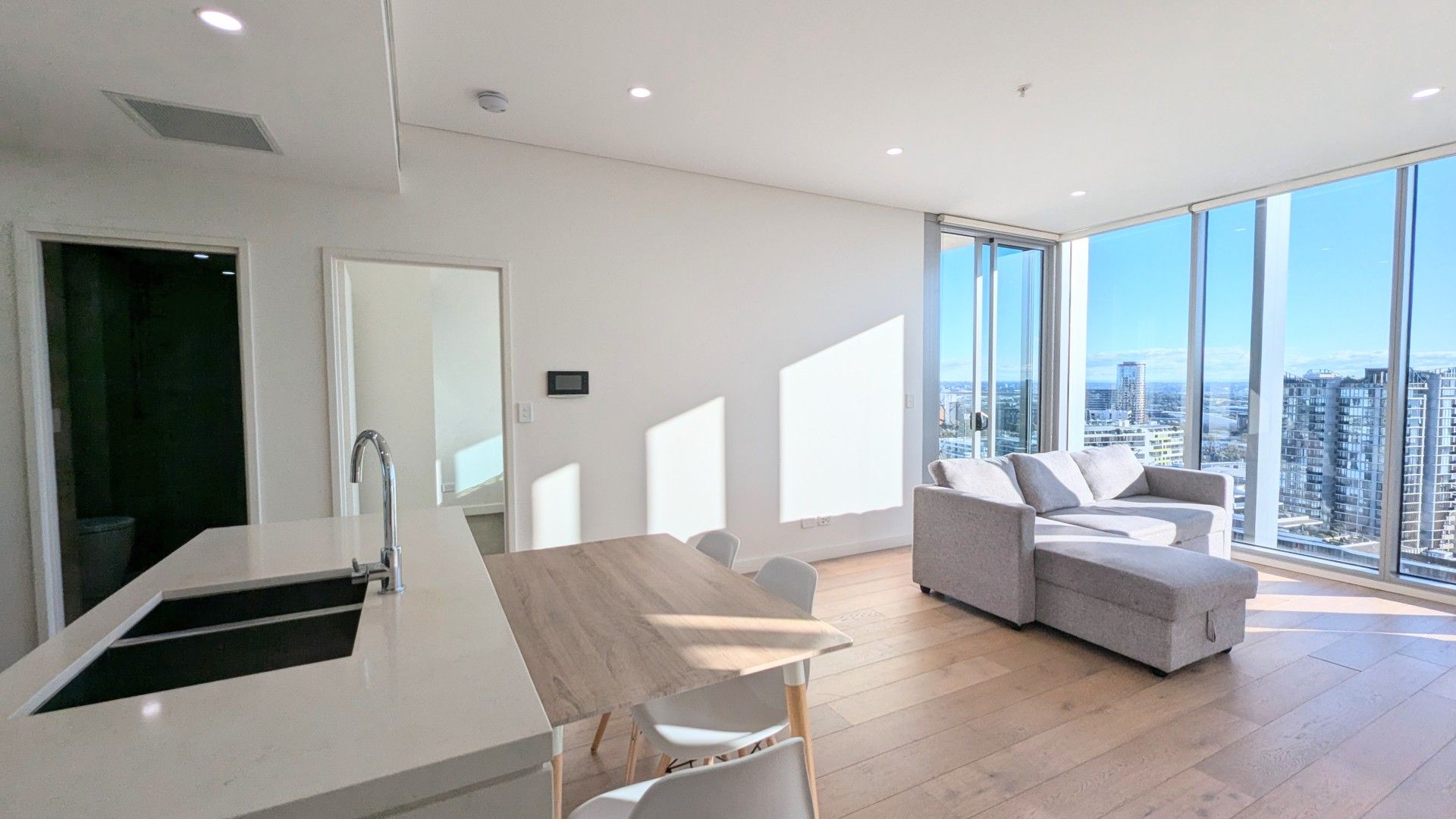 2 bedrooms Apartment / Unit / Flat in 1905/16 Gadigal Ave WATERLOO NSW, 2017