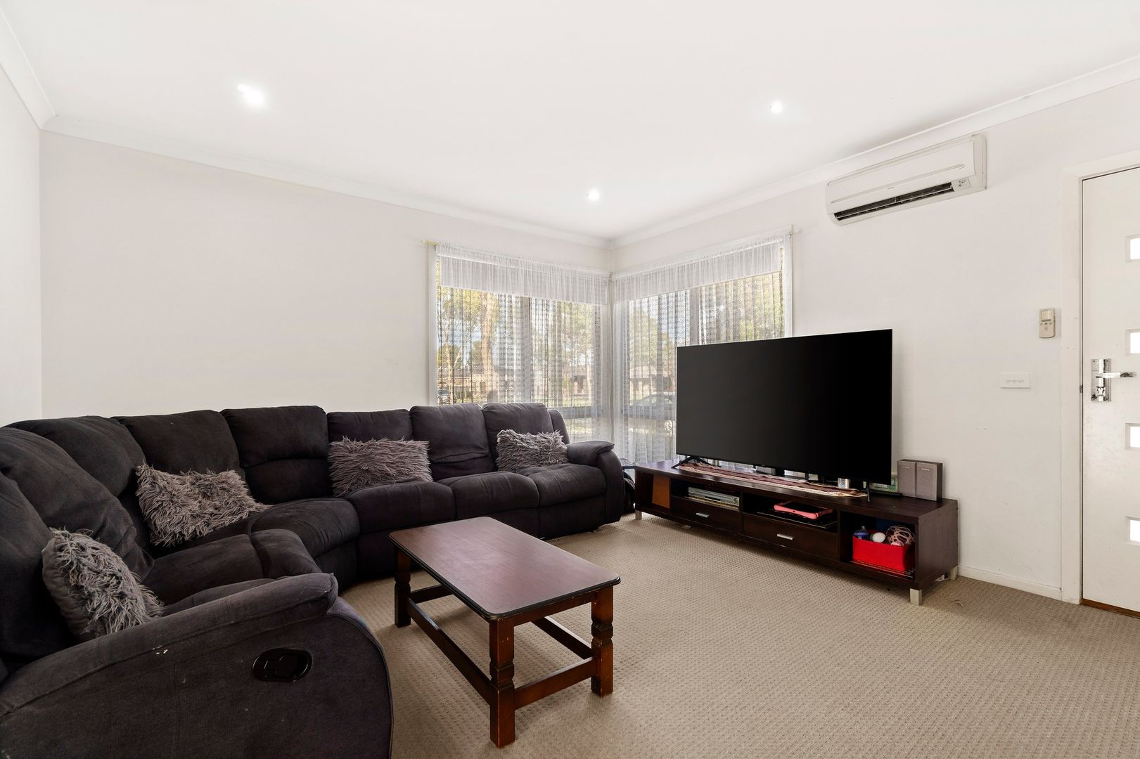 180 Newbury Boulevard, Craigieburn VIC 3064, Image 2