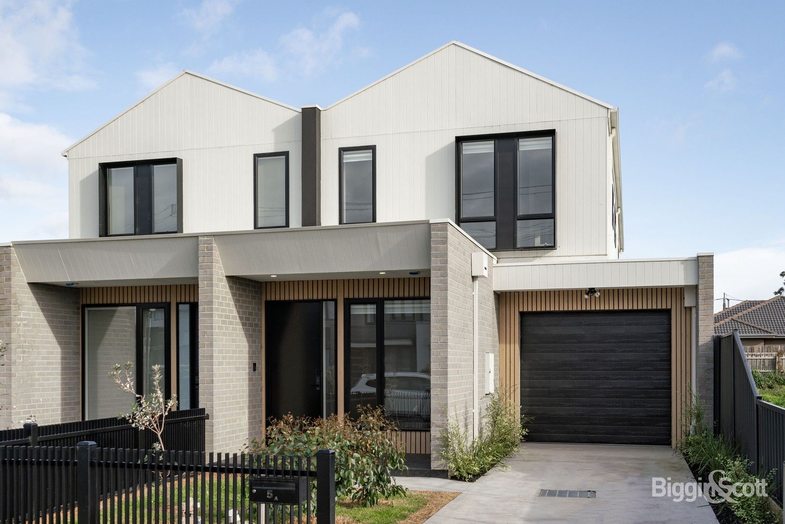 4 bedrooms Townhouse in 5 Mitchell Avenue ALTONA NORTH VIC, 3025