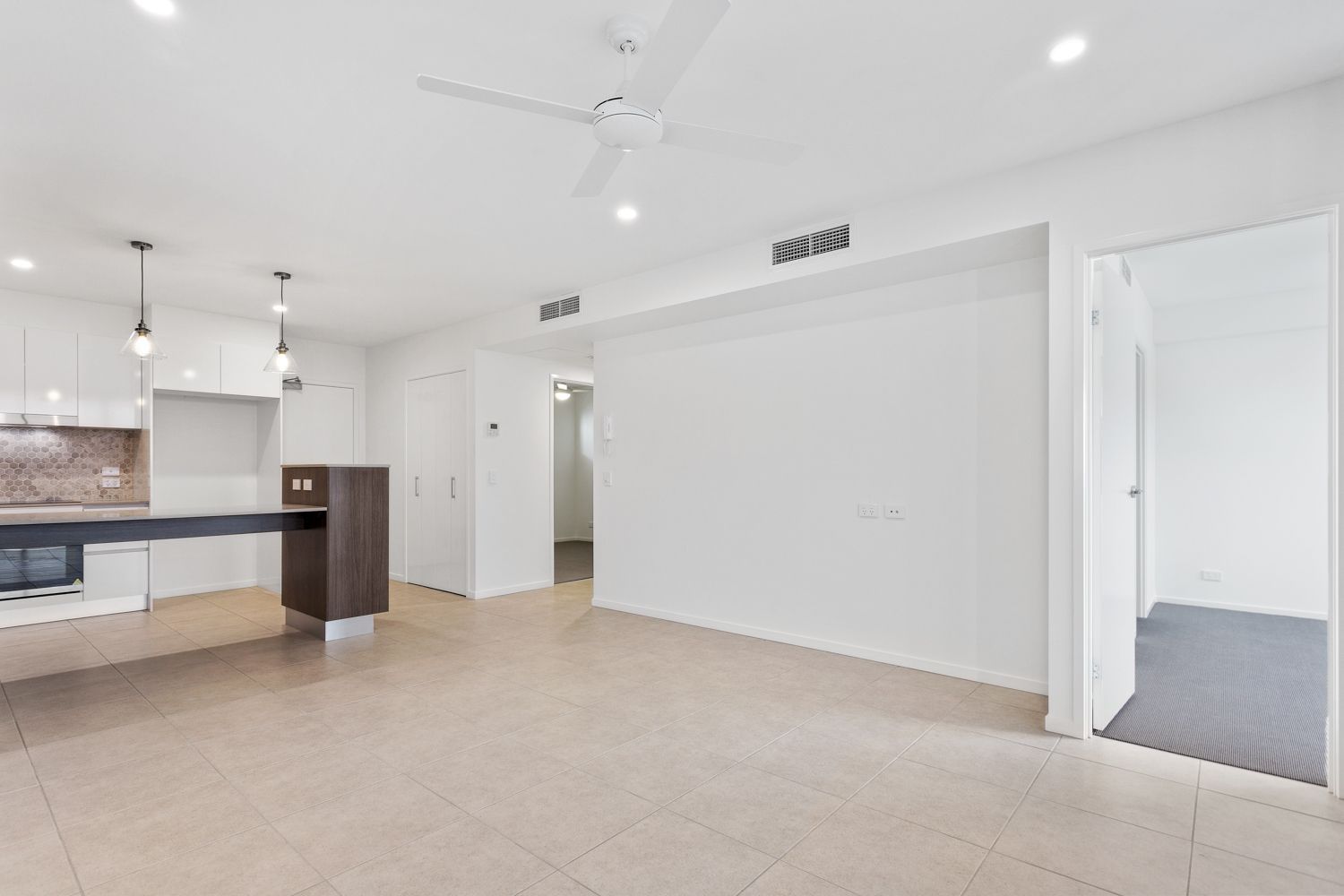 2 bedrooms Apartment / Unit / Flat in 19/19 Shine Court BIRTINYA QLD, 4575