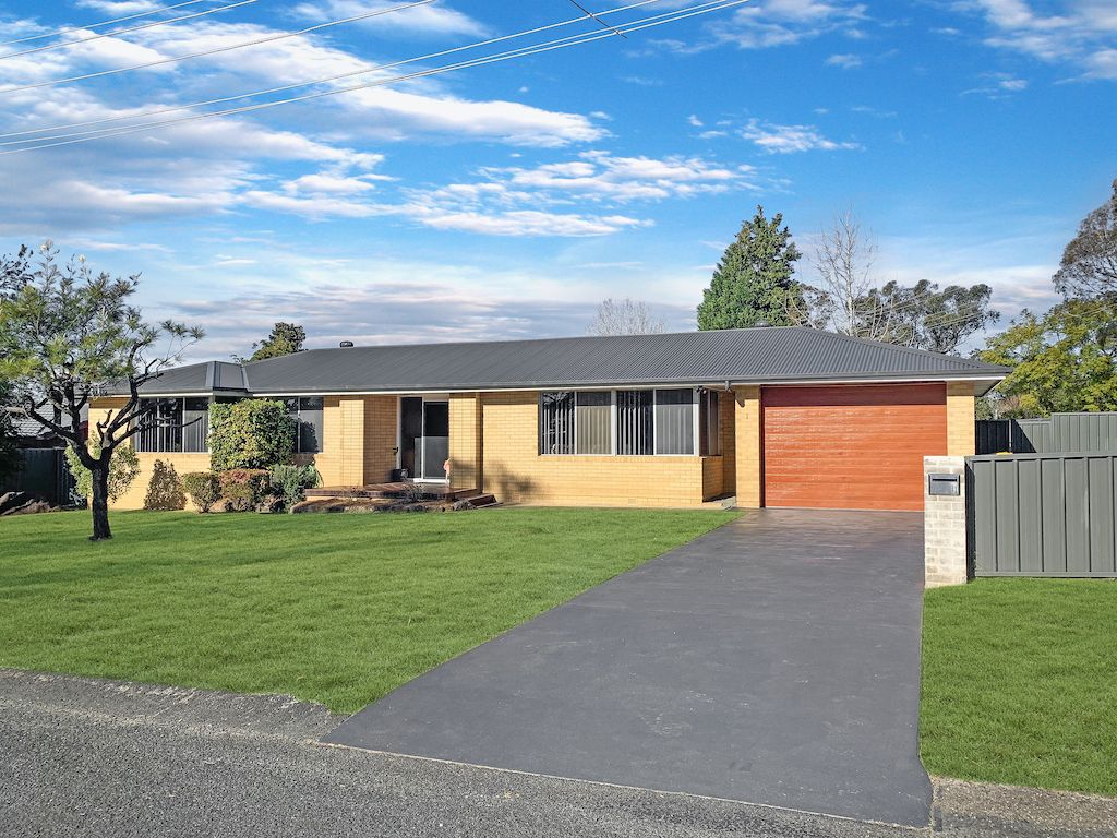 3 bedrooms House in 1 JUDITH AVENUE MOUNT RIVERVIEW NSW, 2774