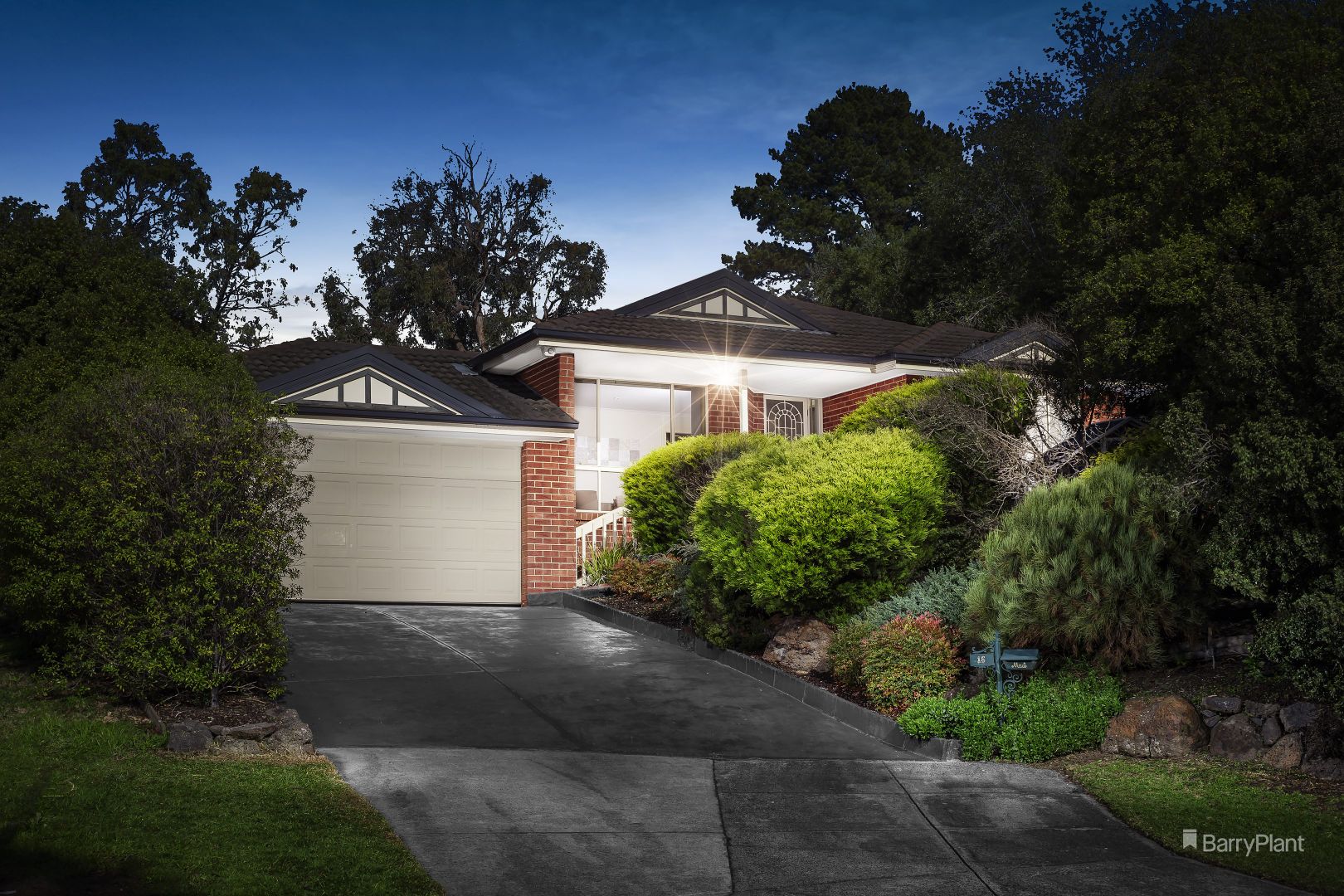 Property Report For 15 Halsbury Court St Helena Vic 3088
