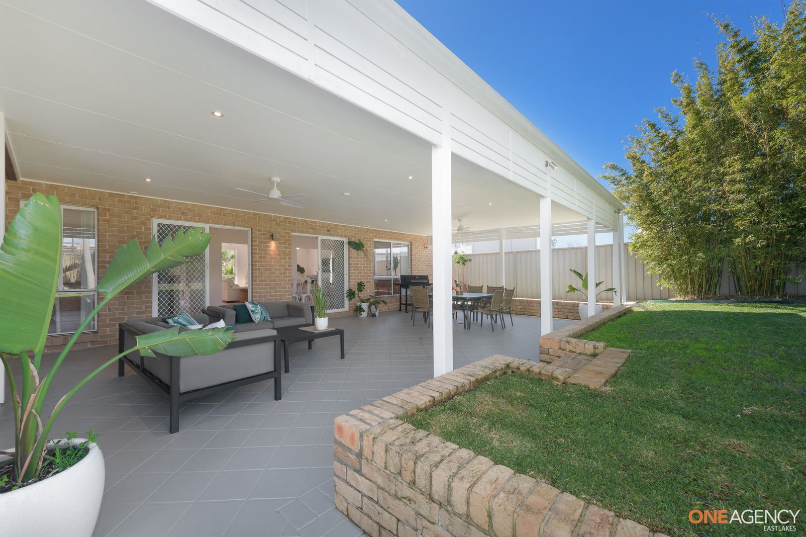 18 Clipper Close, Caves Beach NSW 2281, Image 2