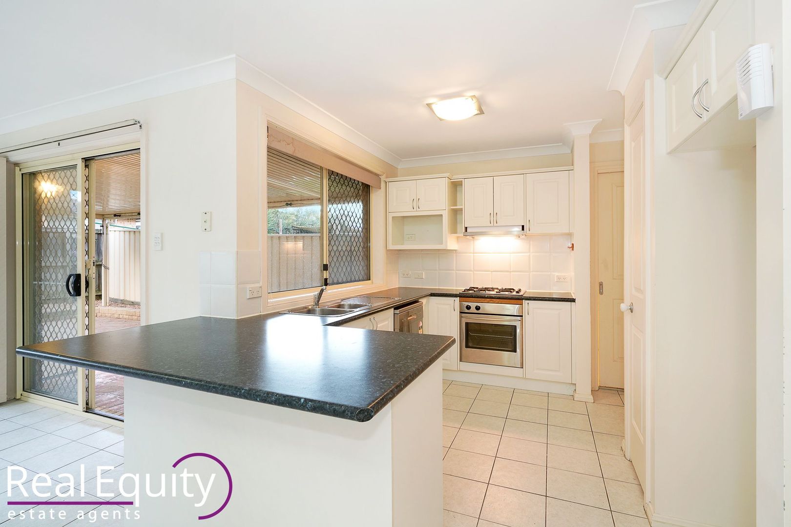 10 Ross Street, Currans Hill NSW 2567, Image 1