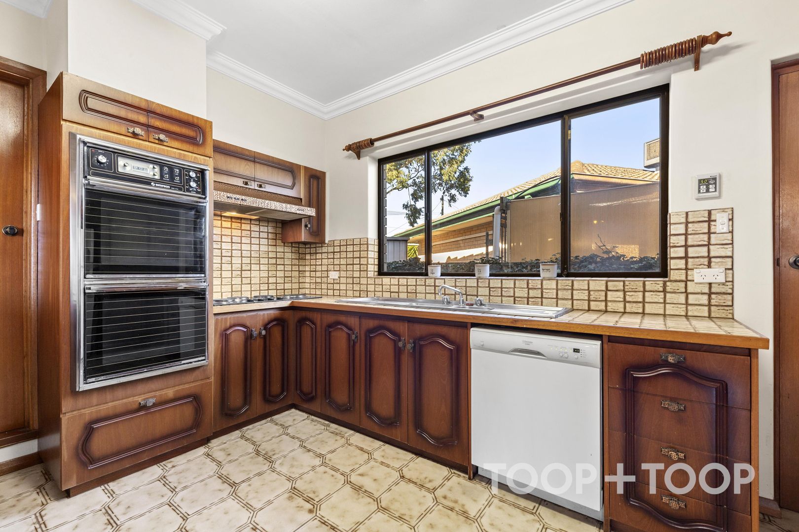 19 Lovelock Street, Highbury SA 5089, Image 2