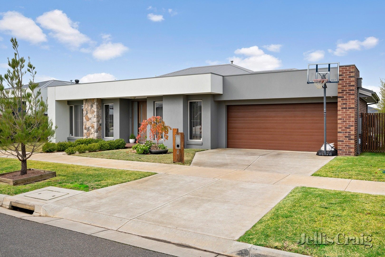 4 bedrooms House in 8 Worthington Terrace LUCAS VIC, 3350