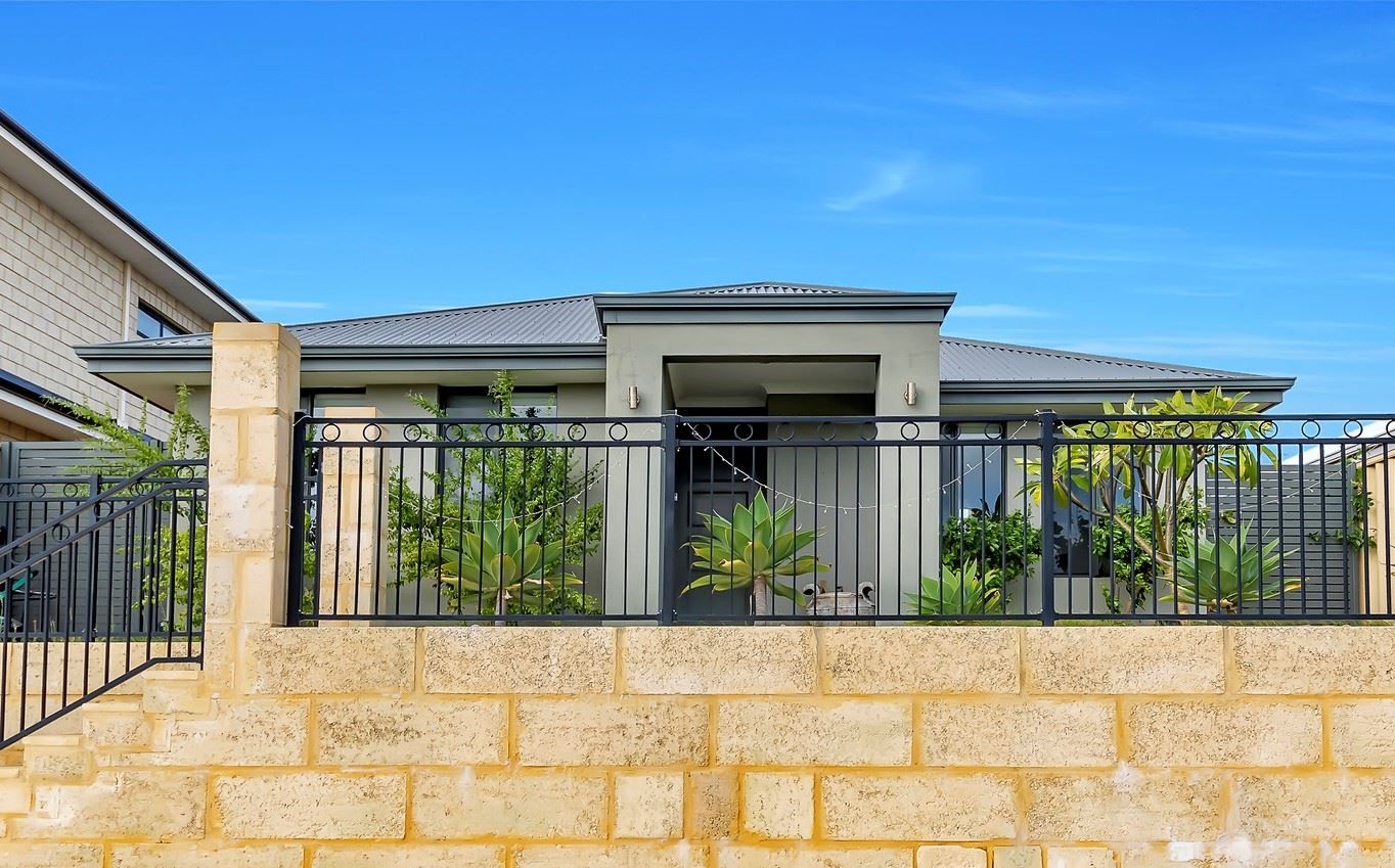 18 Santos Vista, Iluka WA 6028, Image 0