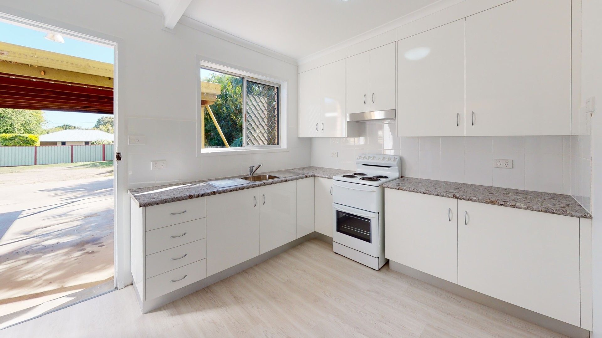 2 bedrooms Apartment / Unit / Flat in 3/331 Waterloo Street FRENCHVILLE QLD, 4701