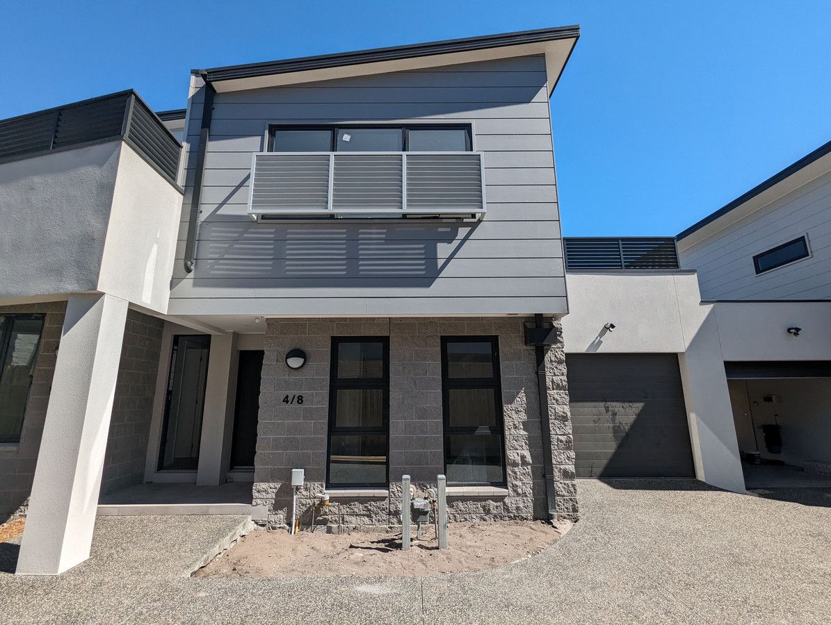 2 bedrooms Townhouse in 4/8 Wilson Street ROSEBUD VIC, 3939