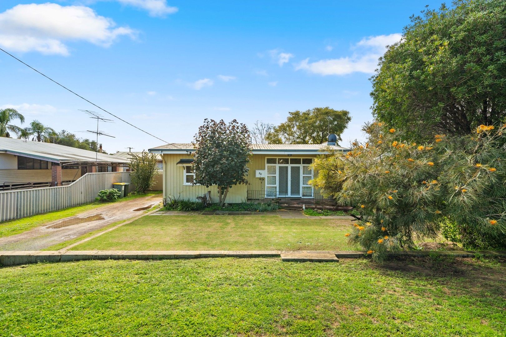 2 bedrooms House in 50 Wyeree Road MANDURAH WA, 6210