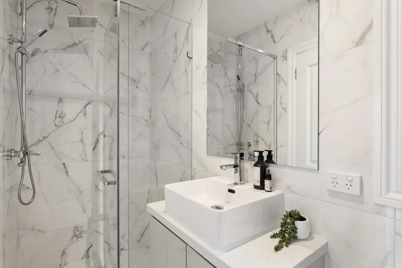 Additional image 8 of 2/10 Kilsyth Avenue, Burwood VIC 3125