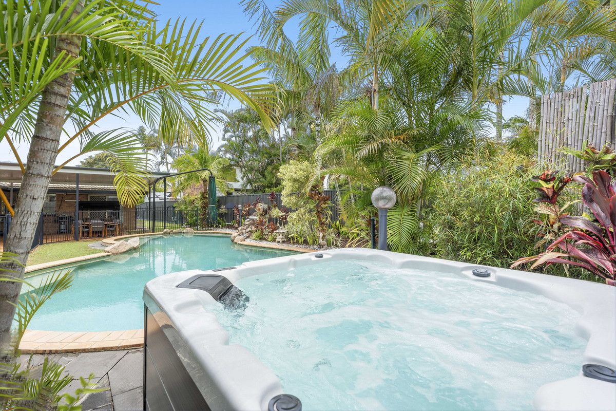 5 bedrooms House in 62 Dorsal Drive BIRKDALE QLD, 4159