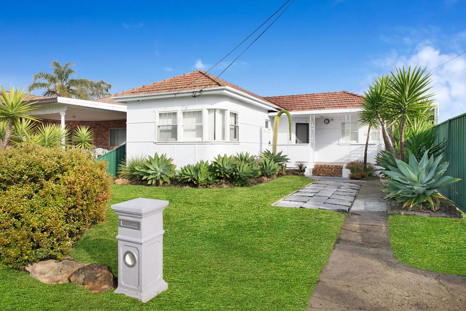 3 bedrooms House in 2 Picnic Point Road PANANIA NSW, 2213