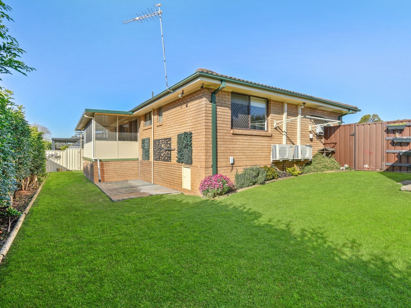 1 and 1A Kokoda Place, Glenfield NSW 2167, Image 2