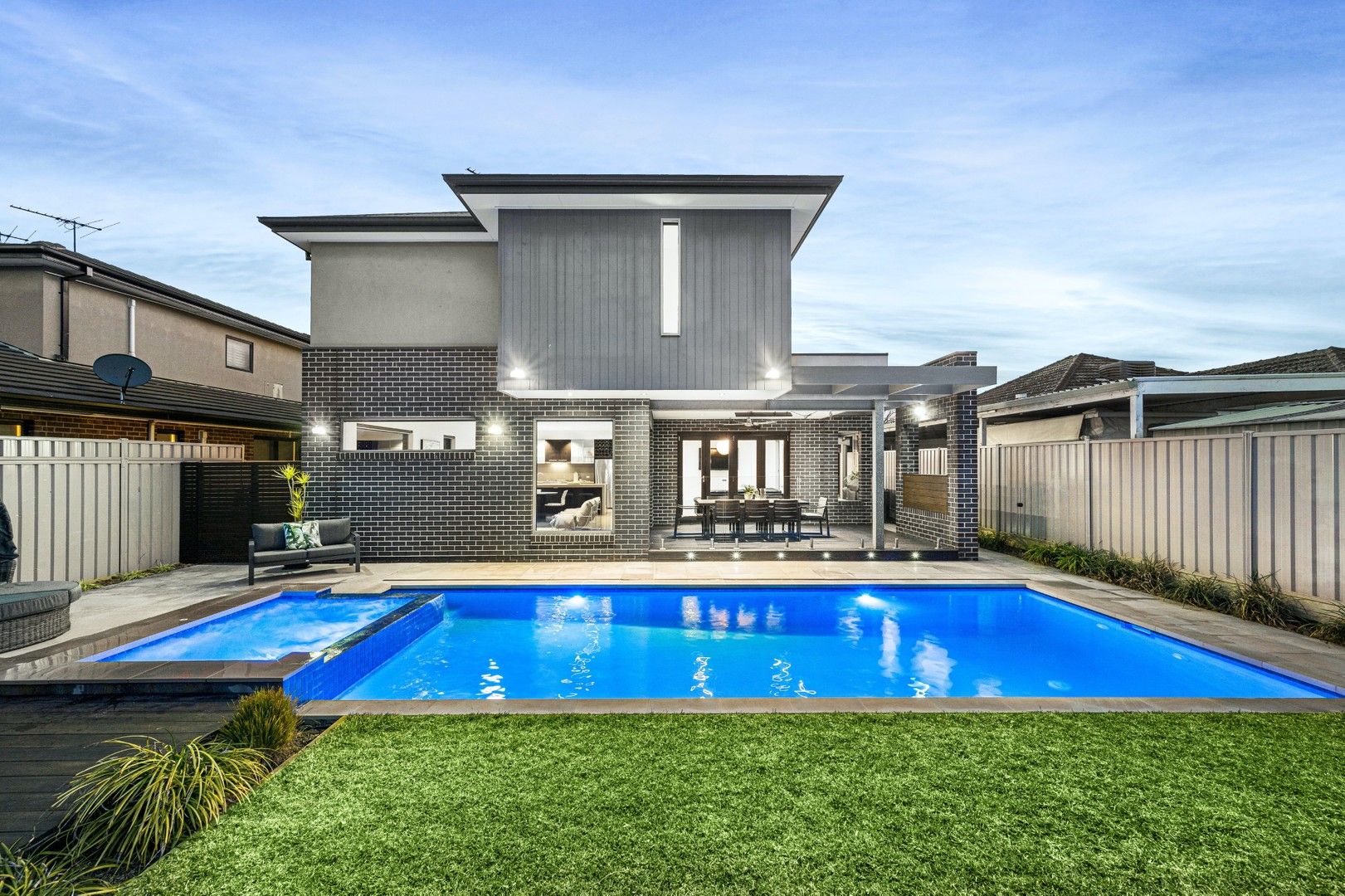 4 bedrooms House in 6 Deutscher Street AVONDALE HEIGHTS VIC, 3034