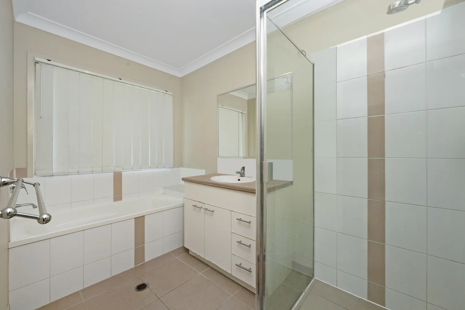 Additional image 11 of 18 Ellenor Street, Mount Low QLD 4818