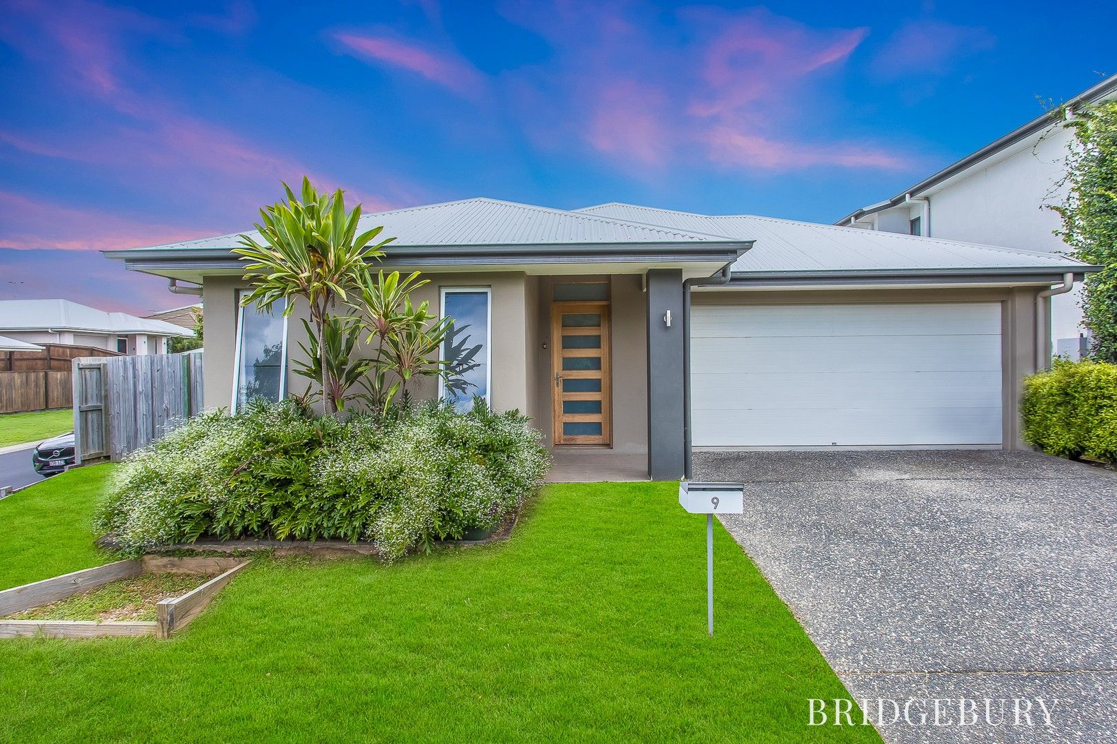 4 bedrooms House in 9 Sundown Circuit NORTH LAKES QLD, 4509