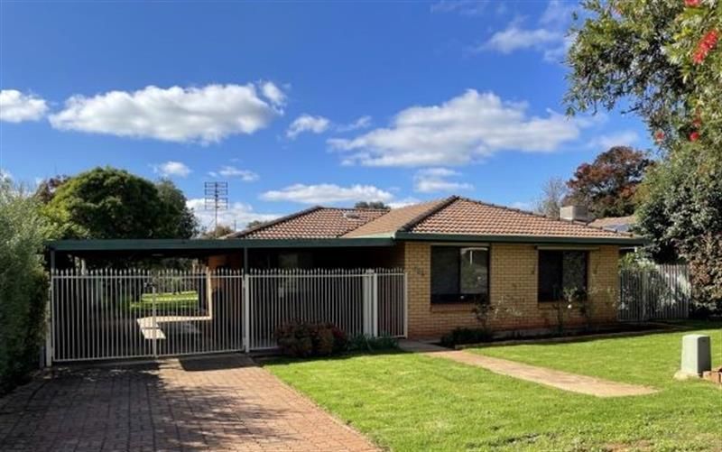 4 bedrooms House in 106 Birch Avenue DUBBO NSW, 2830
