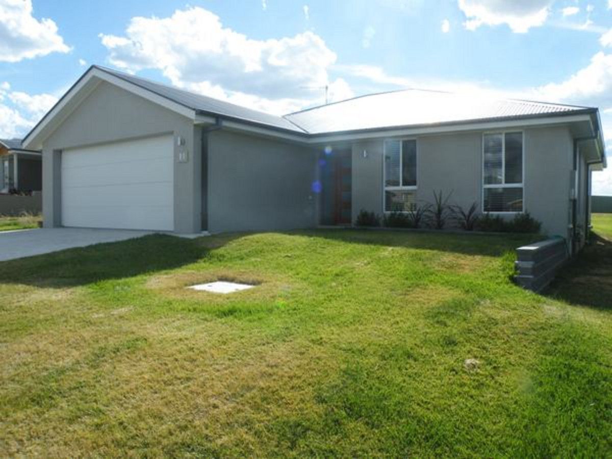 4 bedrooms House in 11 Blaxland Drive LLANARTH NSW, 2795
