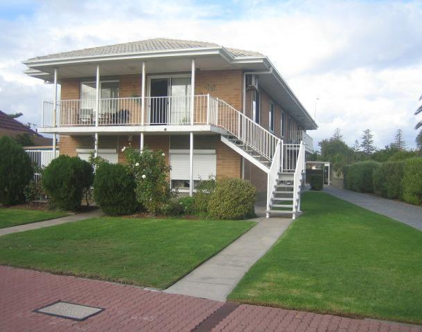 2/30 Adelphi Terrace, Glenelg North SA 5045