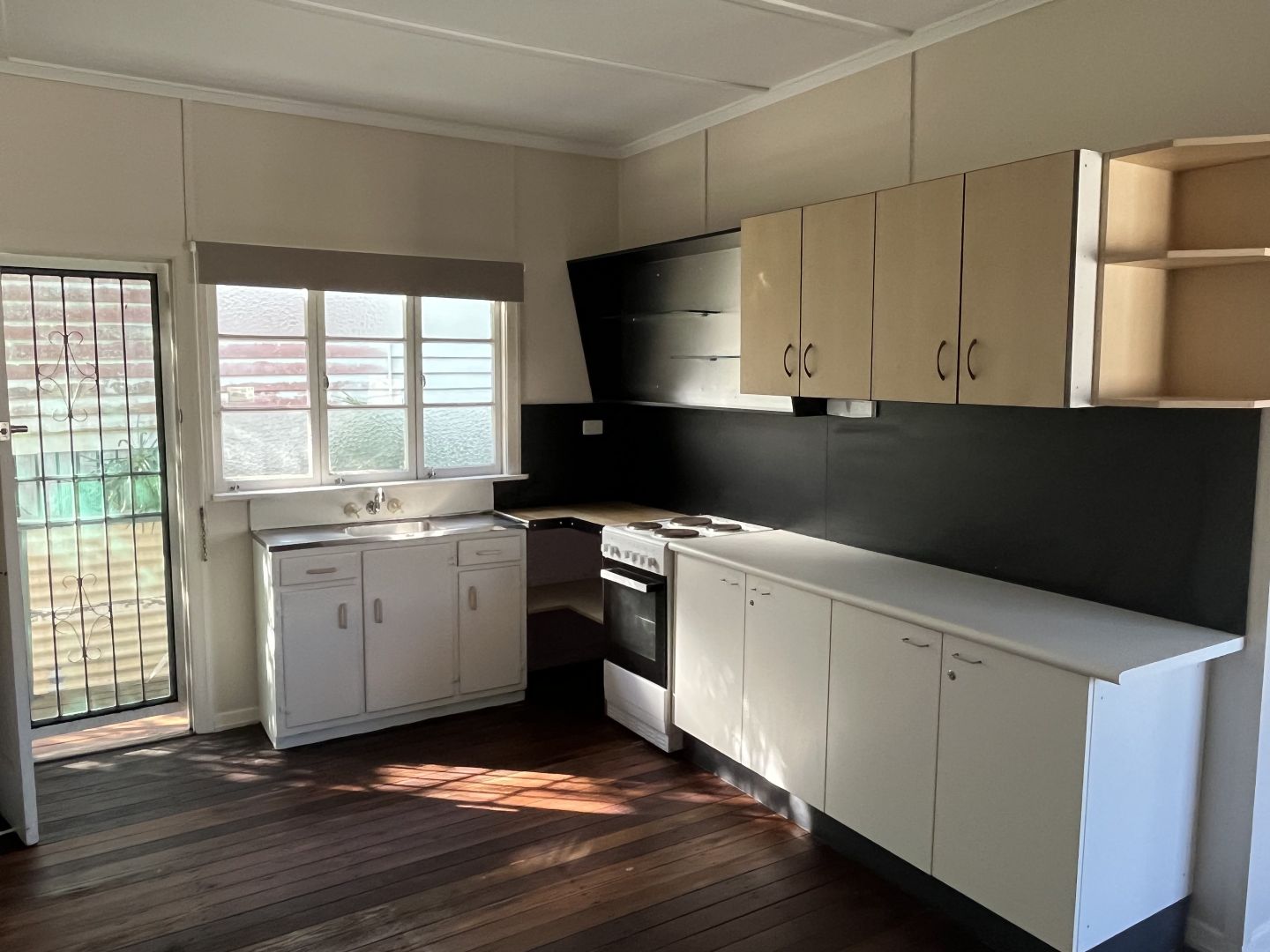 1/3 Moreton Avenue, Redcliffe QLD 4020 House For Rent 420 Domain