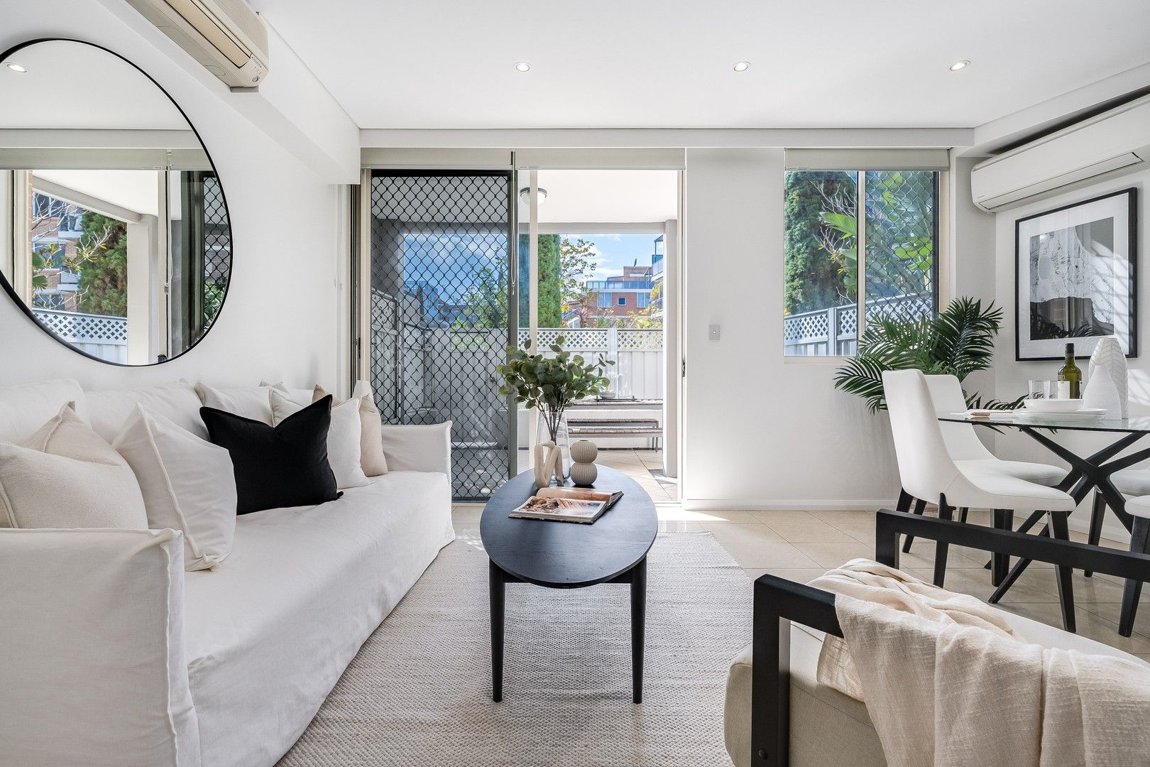 1 bedrooms Apartment / Unit / Flat in 37/95 Bonar Street WOLLI CREEK NSW, 2205