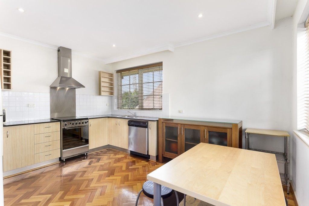 2 bedrooms Apartment / Unit / Flat in 5/4 Tooronga Road GLEN IRIS VIC, 3146