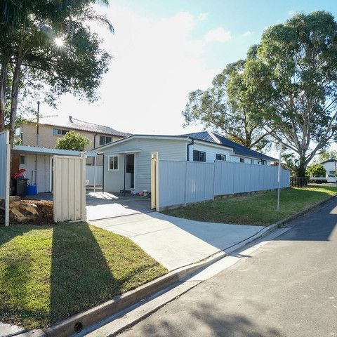 2 bedrooms Studio in 8A White Avenue BANKSTOWN NSW, 2200