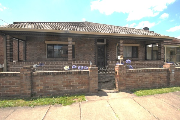 24 Lett Street, Lithgow NSW 2790