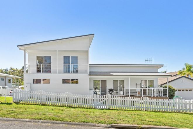 Picture of 1&2/9A The Boulevard, TALLWOODS VILLAGE NSW 2430