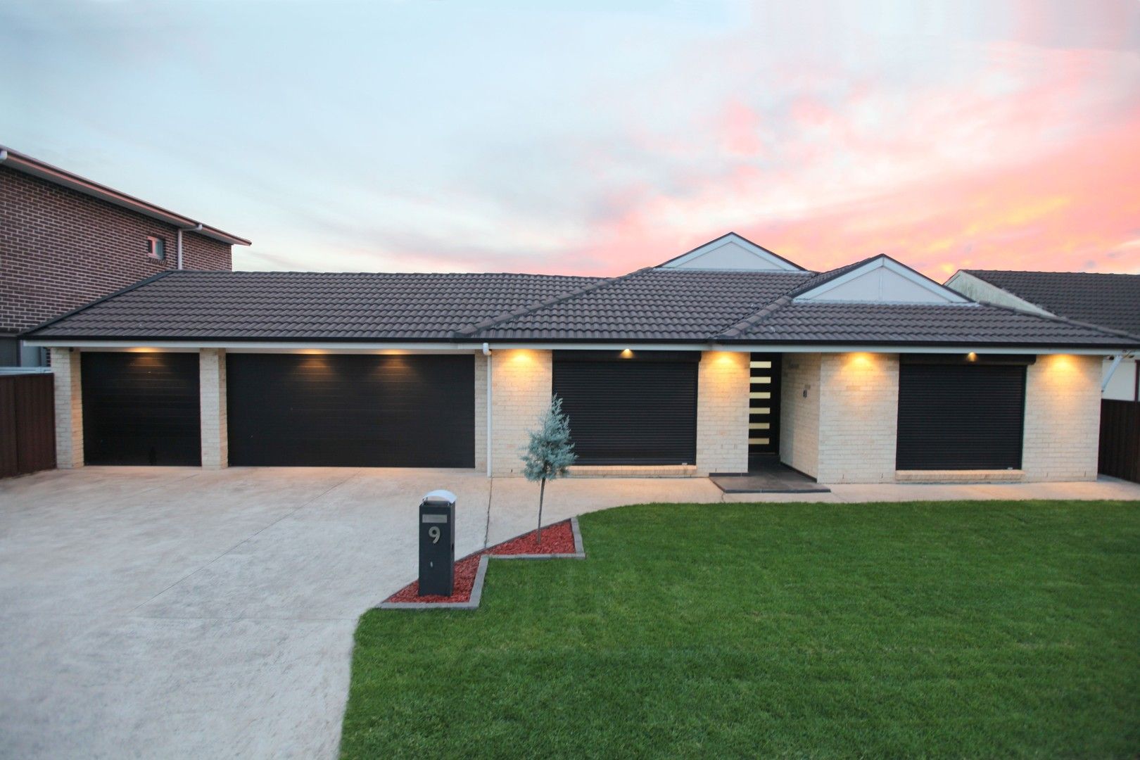 6 bedrooms House in  FAIRFIELD EAST NSW, 2165