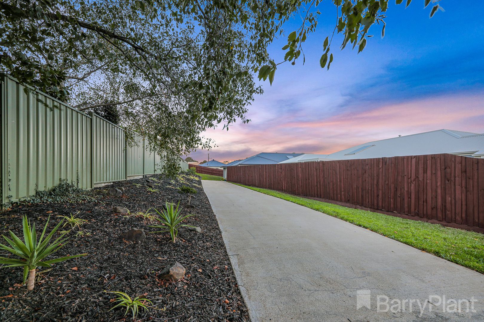 4 Weebar Road, Drouin VIC 3818, Image 1