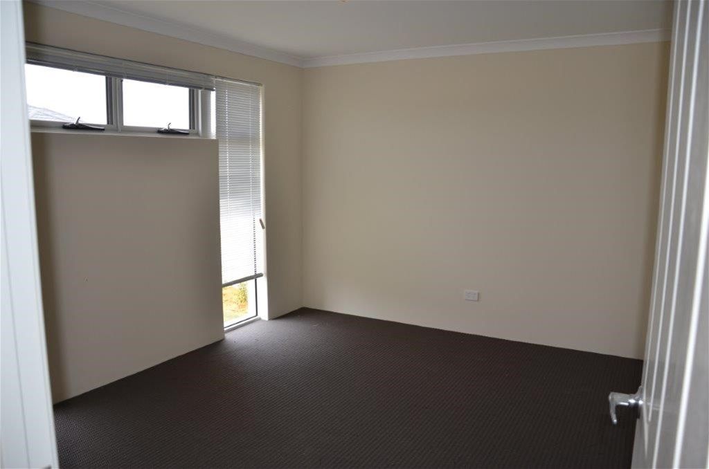 5 Oakes Way, Hammond Park WA 6164 House For Rent Domain