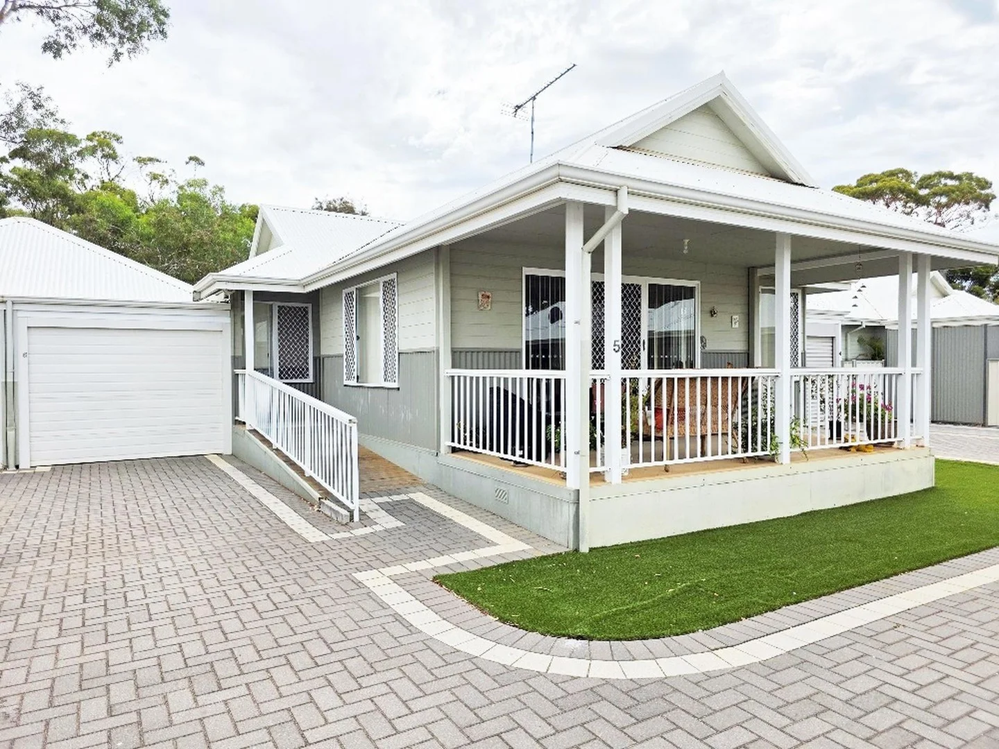 Primary image of 56 (U5) LEFROY Street, Moora WA 6510