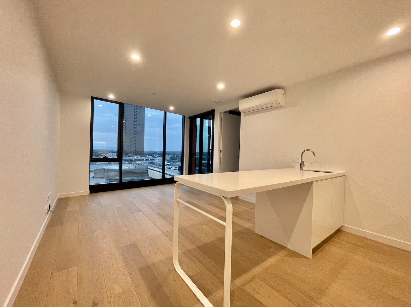 2 bedrooms Apartment / Unit / Flat in 1003/11 Prospect Street BOX HILL VIC, 3128