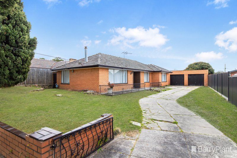 3 bedrooms House in 71 Titcher Road NOBLE PARK NORTH VIC, 3174