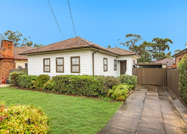 22 Harcourt Avenue, East Hills NSW 2213