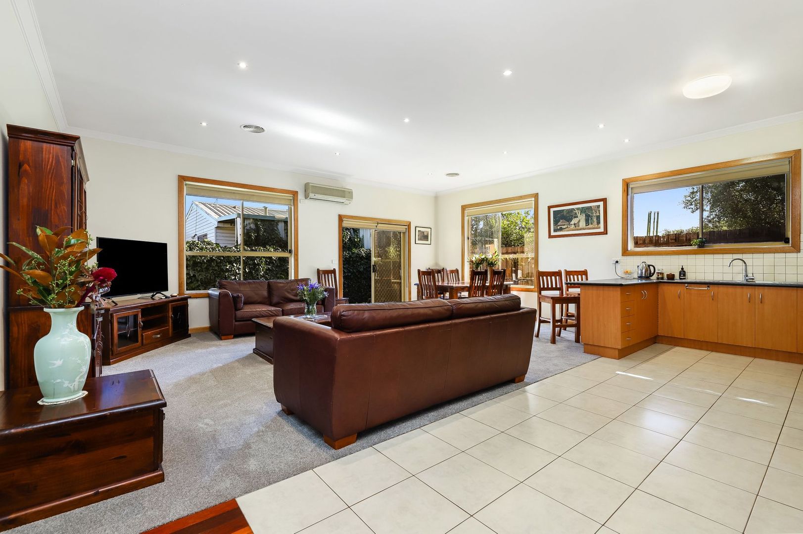 87A Cornwall Road, Sunshine VIC 3020, Image 2