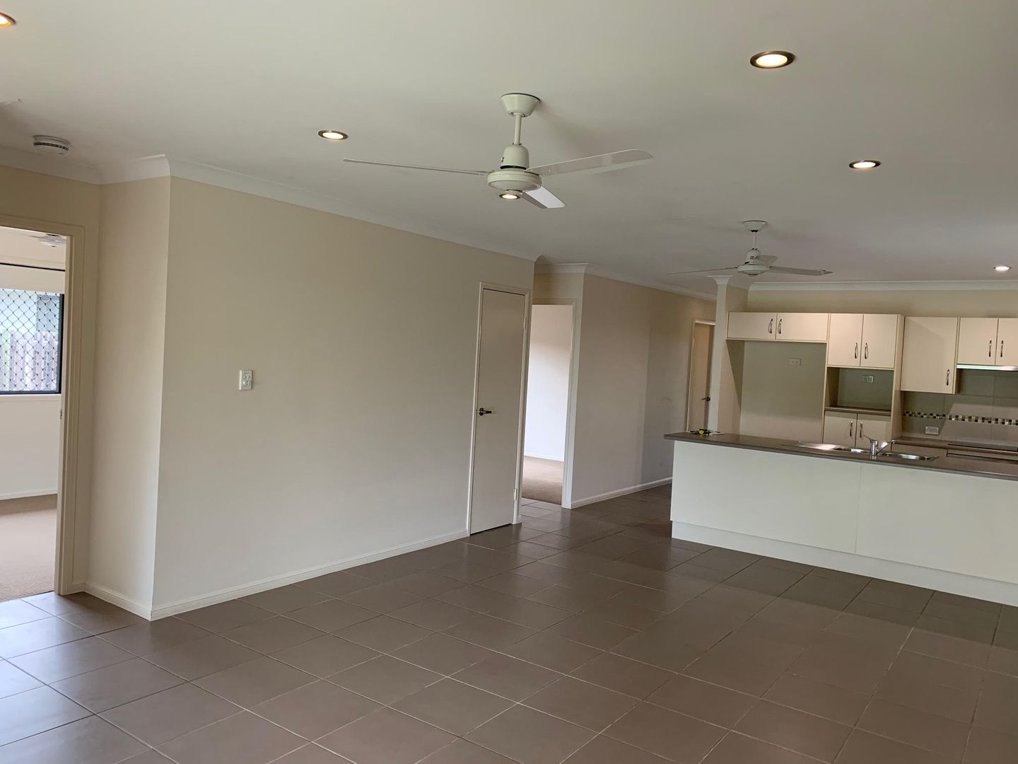 23 Iona Avenue, Burdell QLD 4818, Image 1