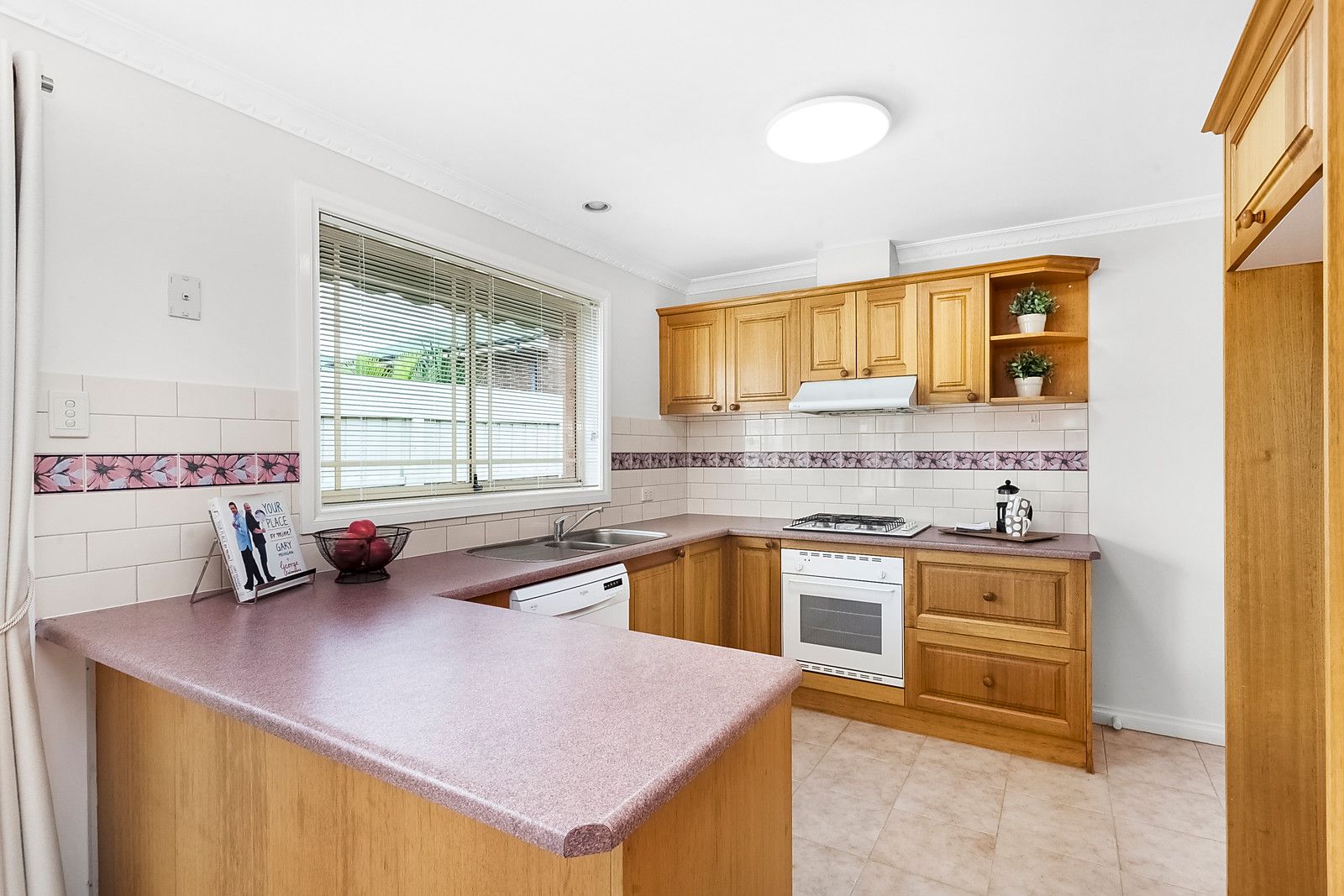 2/50 Jackson Street, Niddrie VIC 3042, Image 2