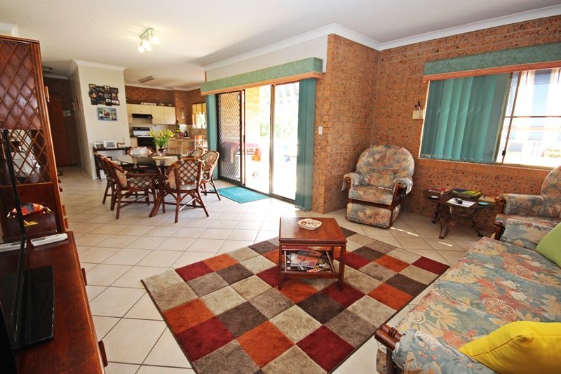 2/27 Solander Esplanade, Banksia Beach QLD 4507, Image 2