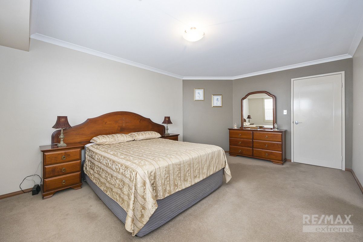 37 Hampshire Drive, Quinns Rocks WA 6030, Image 2