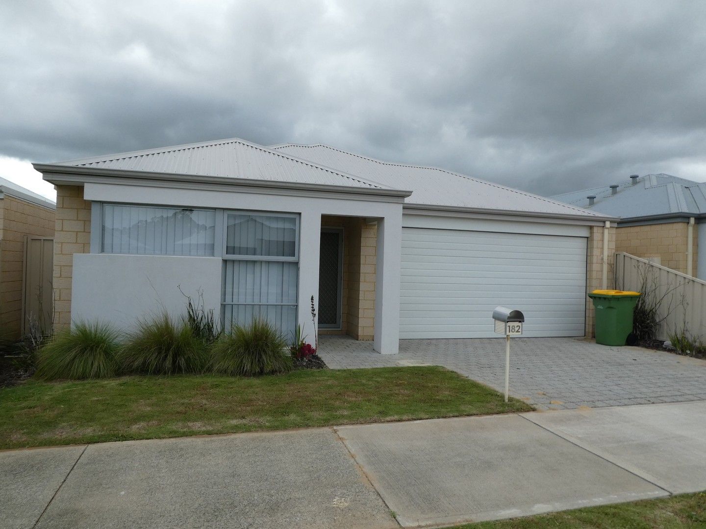 3 bedrooms House in 182 Amazon Drive BALDIVIS WA, 6171