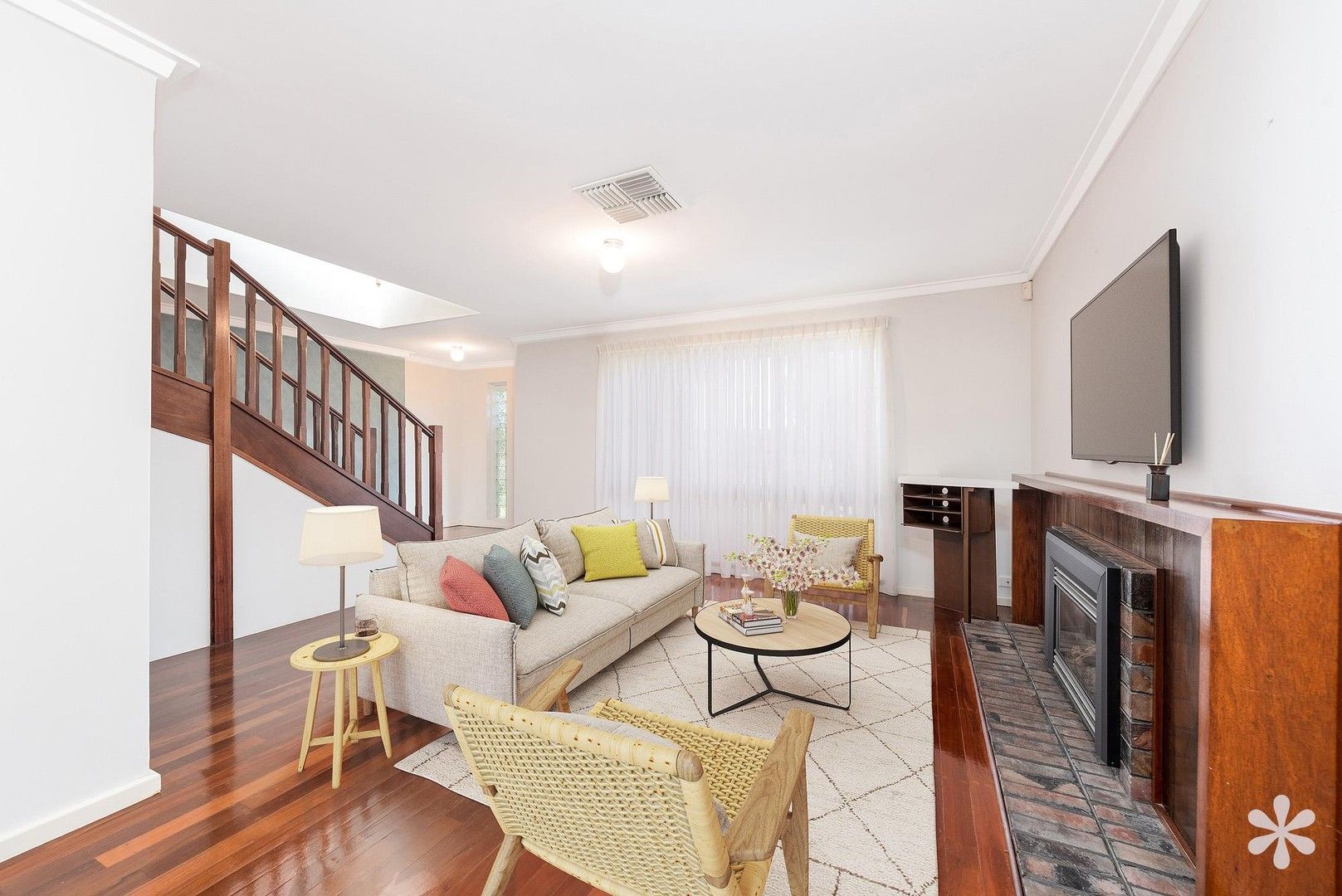 4 bedrooms House in 6 Eagles Walk WILLETTON WA, 6155