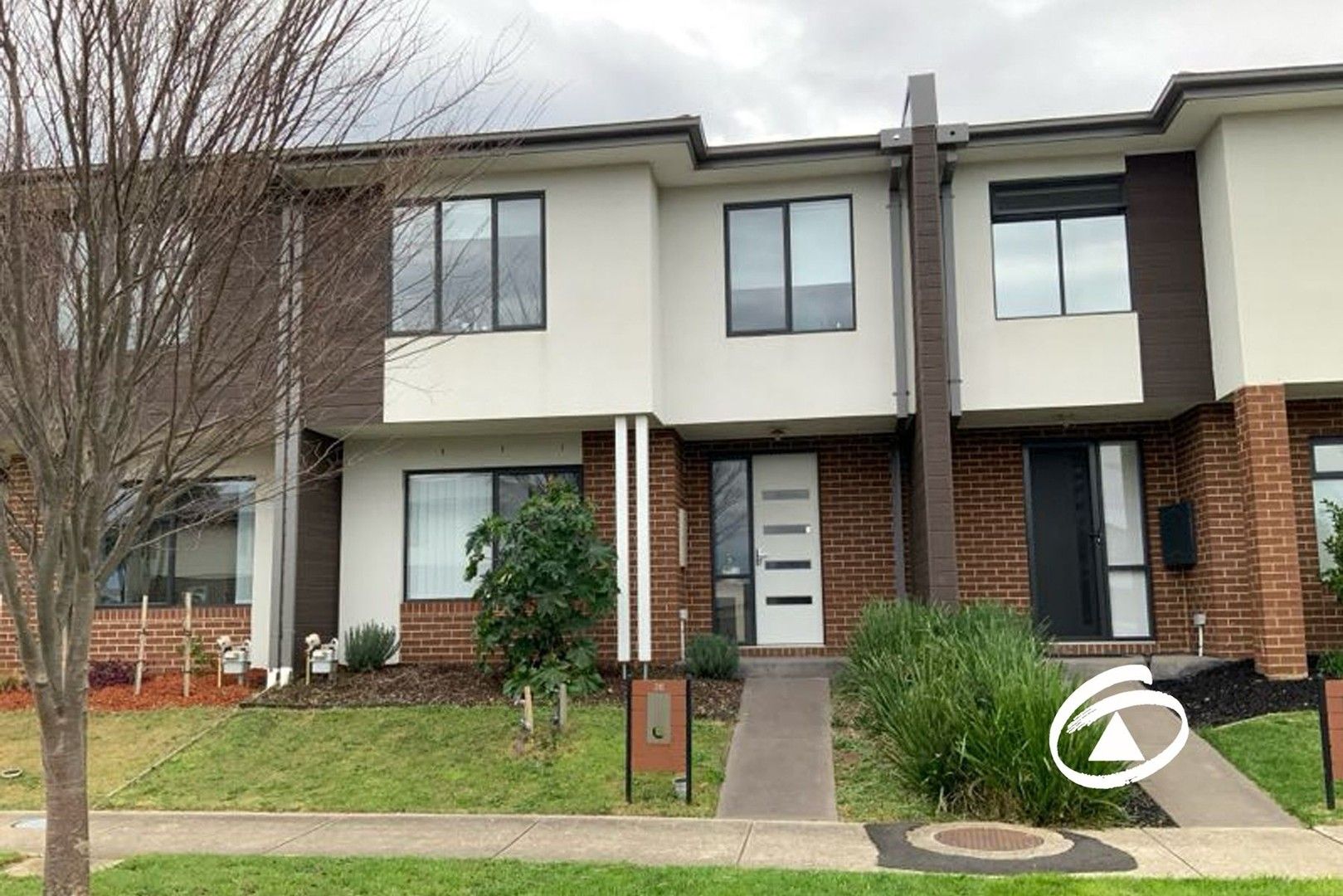 4 bedrooms Townhouse in 36 Renam Street PAKENHAM VIC, 3810