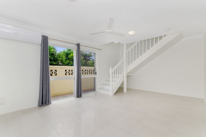 Unit 2/8 Lowth St, Rosslea QLD 4812, Image 0